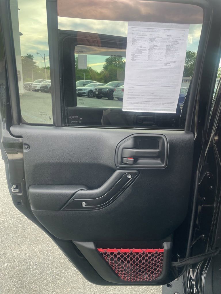 Used 2018 Jeep Wrangler Unlimited Rubicon AWD/4WD image 16