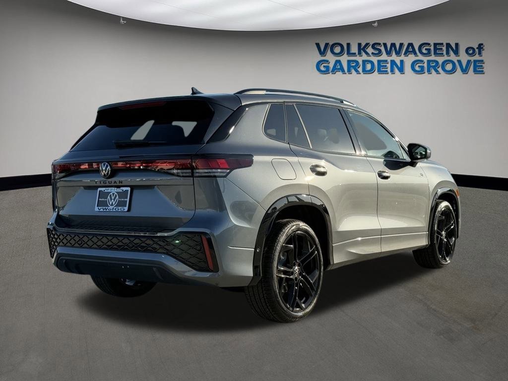 New 2026 Volkswagen Tiguan SE R-Line image 7