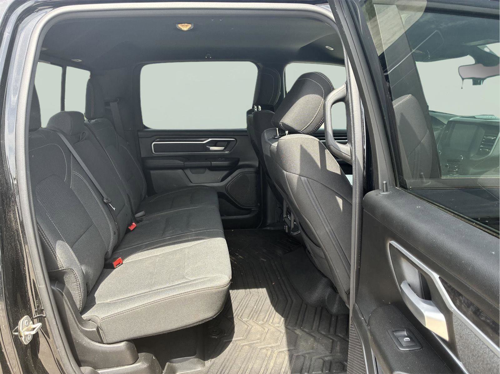 Used 2022 RAM 1500 Big Horn AWD/4WD image 9