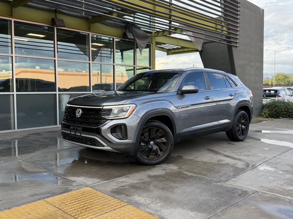 Used 2024 Volkswagen Atlas Cross Sport SE w/ Panoramic Sunroof Package image 1