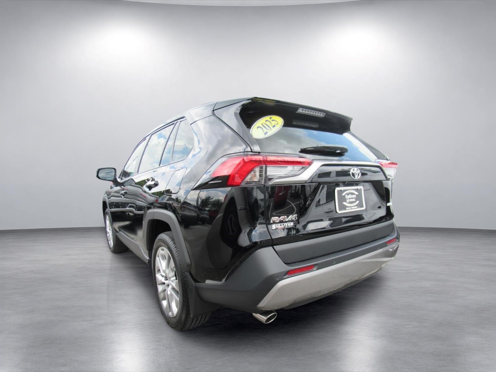 Used 2025 Toyota RAV4 Limited w/ Weather Package FWD image 5
