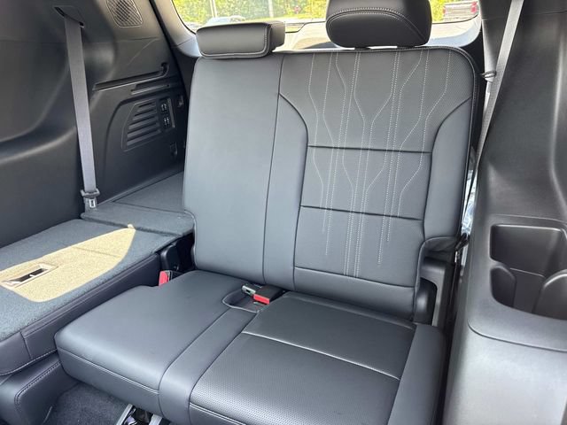 New 2027 Buick Enclave Avenir w/ LPO, Illumination Package FWD image 17