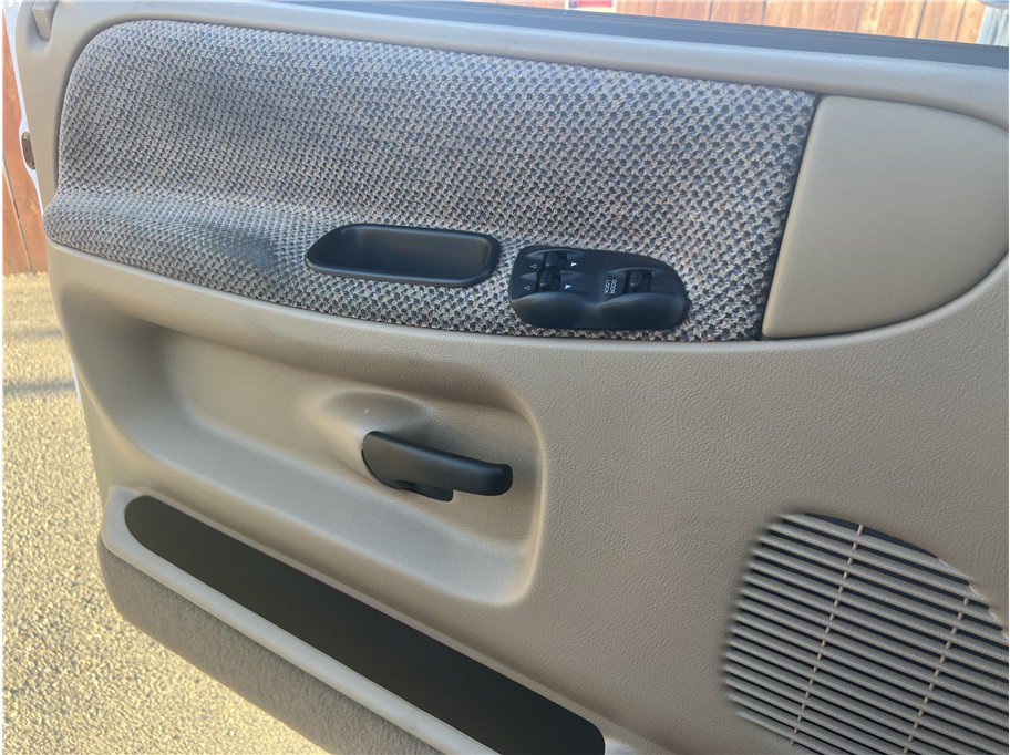 Used 1998 Dodge Ram 1500 Truck 4x4 Club Cab image 10