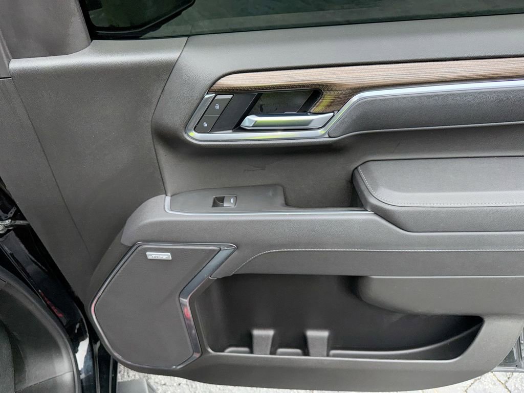 Used 2025 Chevrolet Silverado 1500 LT Trail Boss w/ LT Trail Boss Premium Package AWD/4WD image 33