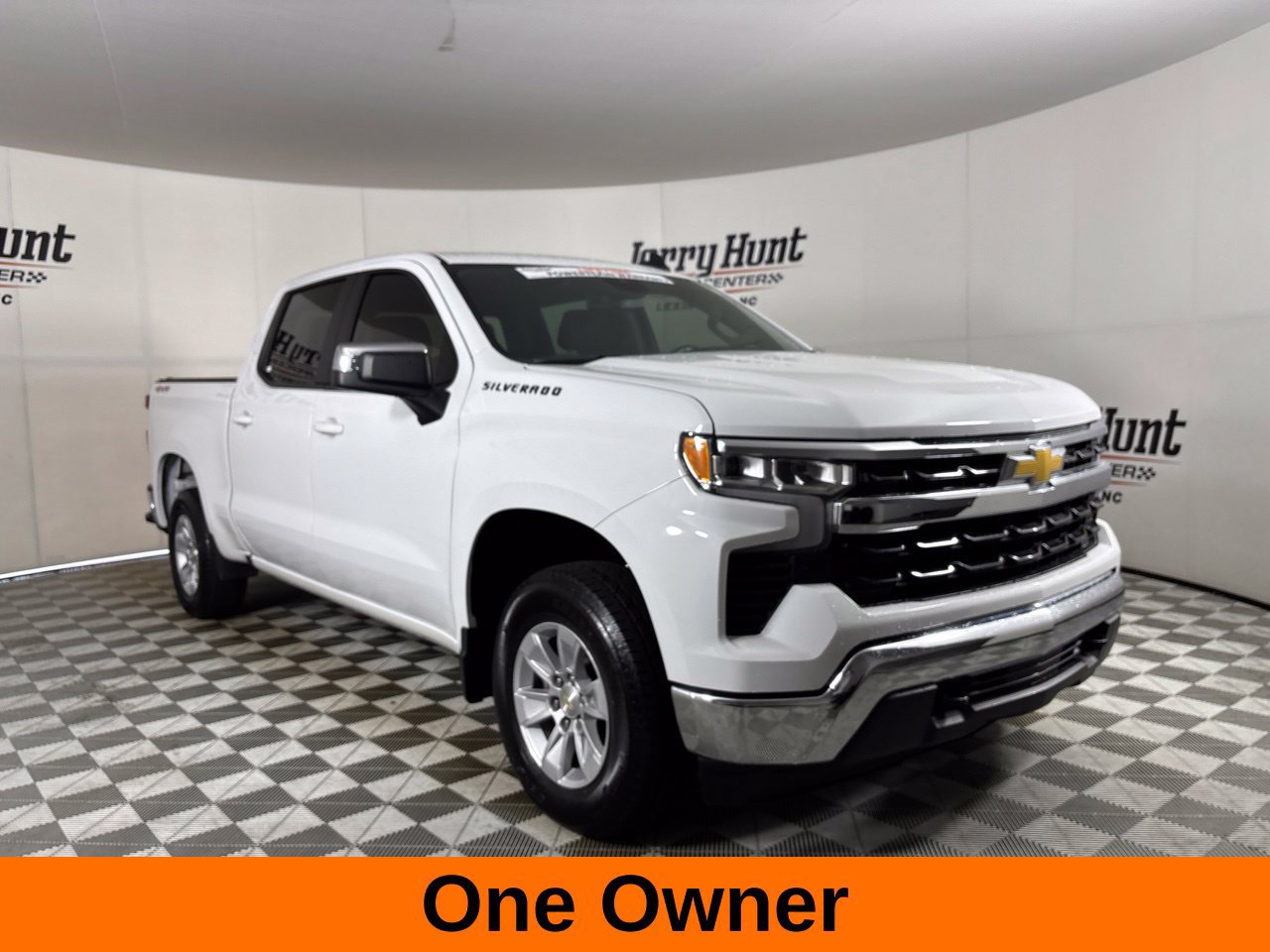 Used 2024 Chevrolet Silverado 1500 LT AWD/4WD image 4