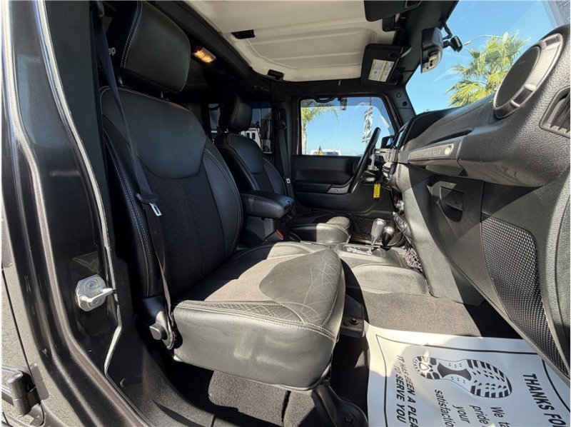 Used 2018 Jeep Wrangler Unlimited Sport image 27