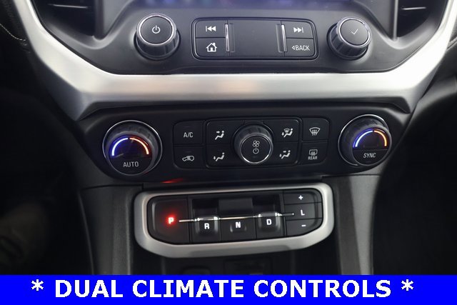 Used 2023 GMC Acadia SLT w/ Elevation Edition image 15