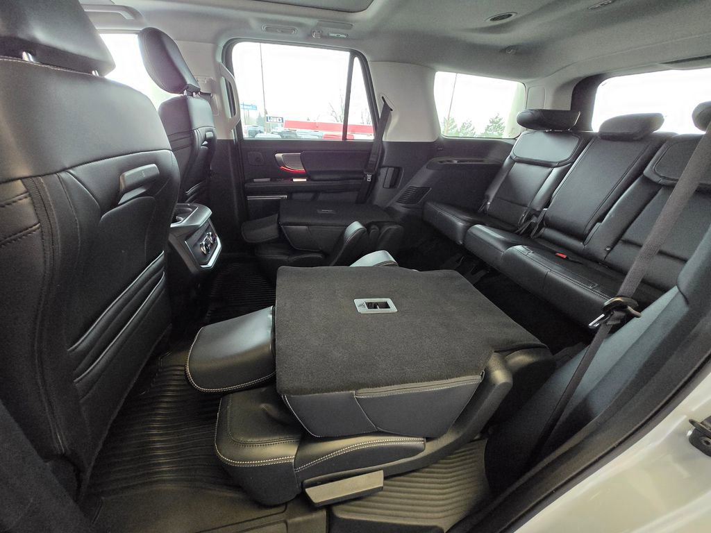 Used 2025 Ford Expedition Platinum w/ Driver's Package image 21