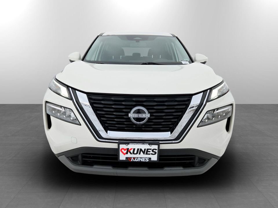 Used 2023 Nissan Rogue SV image 4