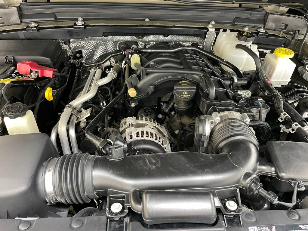 Used 2025 Jeep Gladiator Mojave w/ Safety Group AWD/4WD image 47