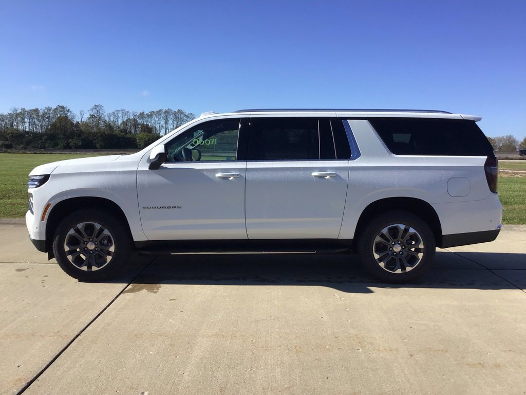 New 2026 Chevrolet Suburban LS image 8