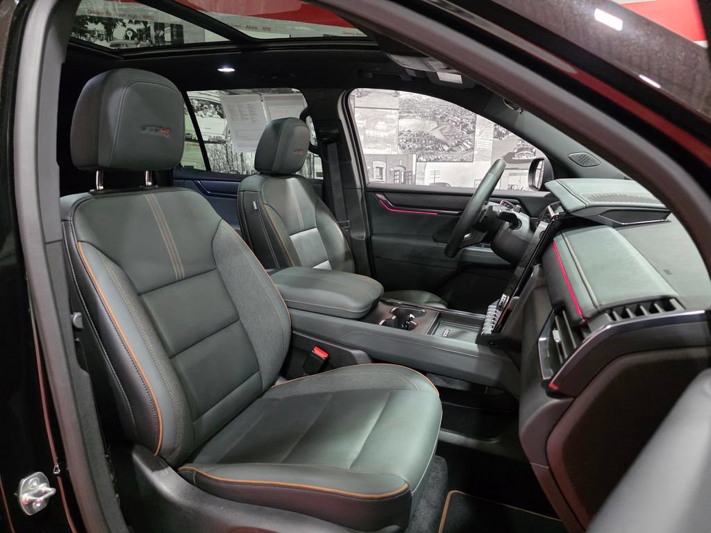 Certified 2025 GMC Acadia AT4 w/ Super Cruise Package AWD/4WD image 20