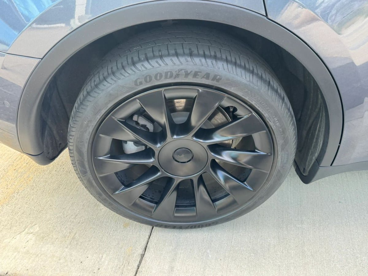 Used 2022 Tesla Model Y Long Range AWD/4WD image 25