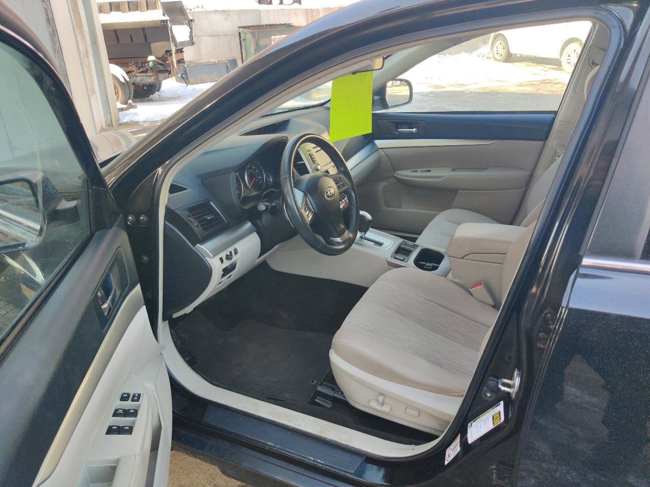 Used 2014 Subaru Outback 2.5i Premium AWD/4WD image 11