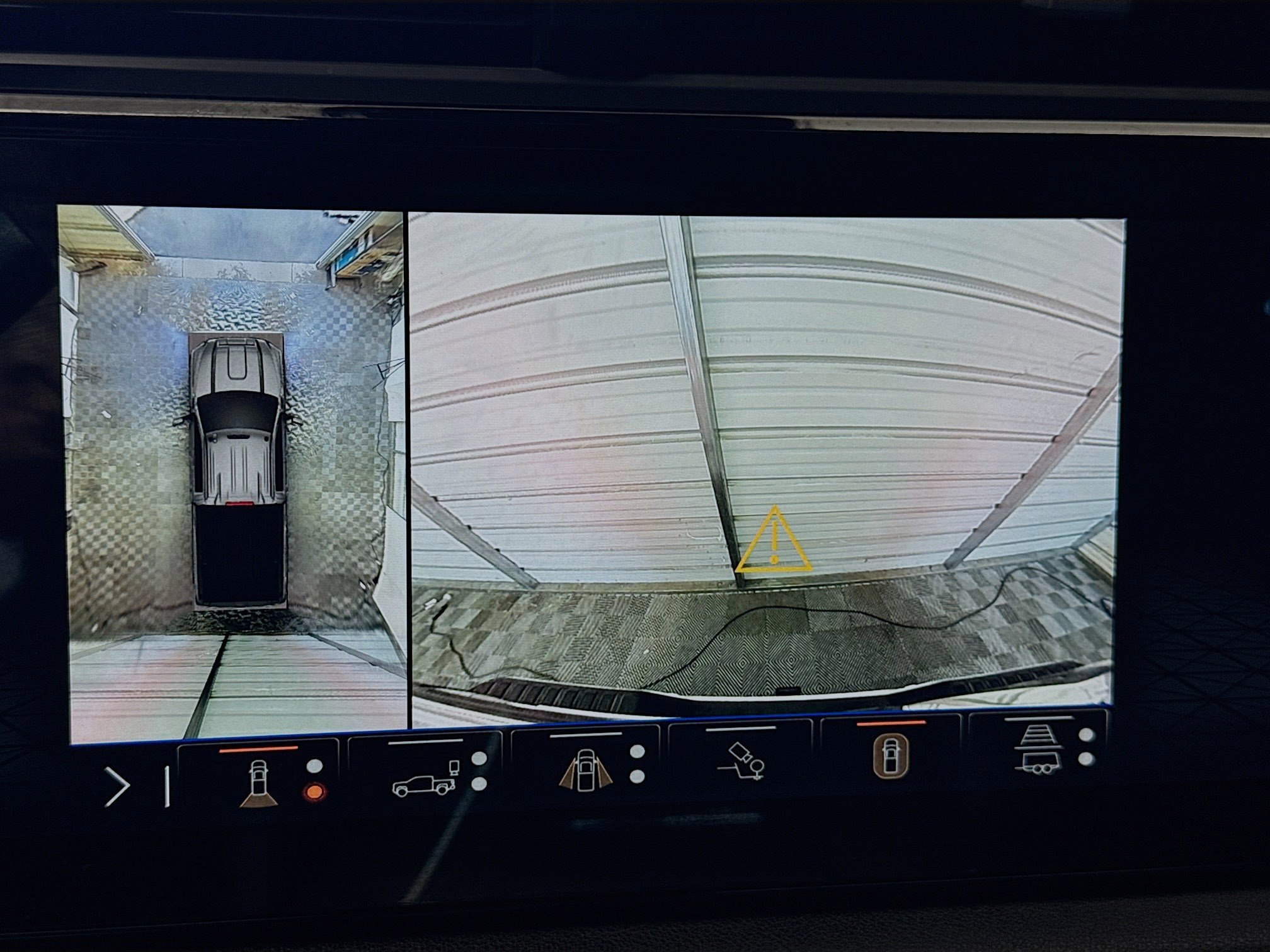 Used 2024 GMC Sierra 2500 AT4 w/ Technology Package image 16