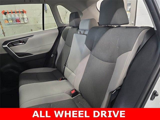 Used 2021 Toyota RAV4 XLE image 14