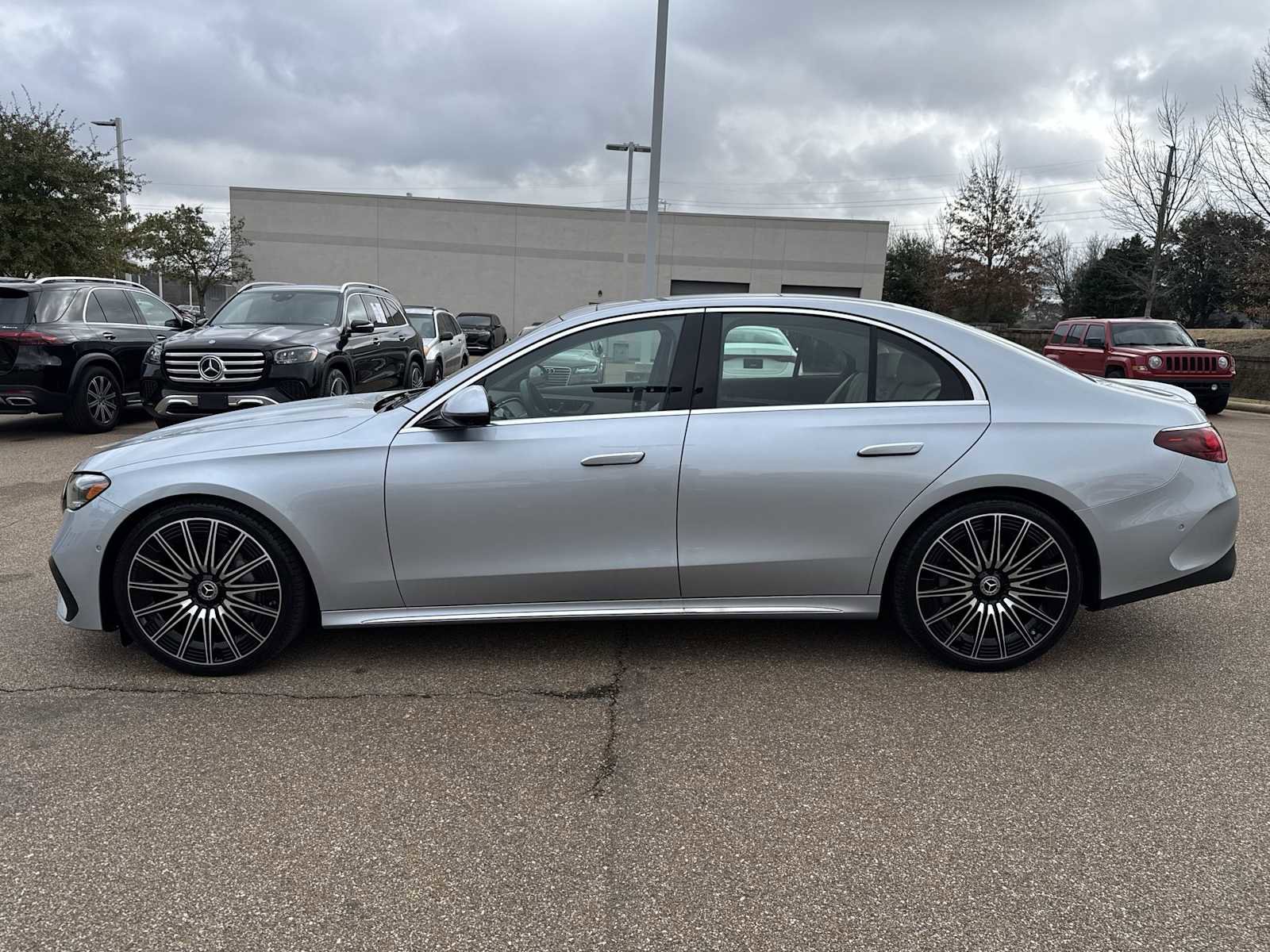 Used 2026 Mercedes-Benz E 350 4MATIC Sedan image 3