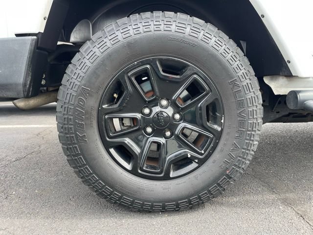 Used 2016 Jeep Wrangler Unlimited Rubicon w/ Dual Top Group AWD/4WD image 10
