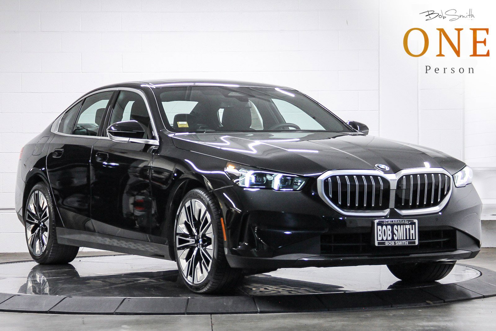 Used 2026 BMW 530i w/ Premium Package image 1
