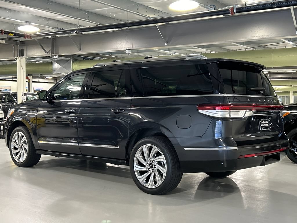 Certified 2024 Lincoln Navigator L Reserve AWD/4WD image 4