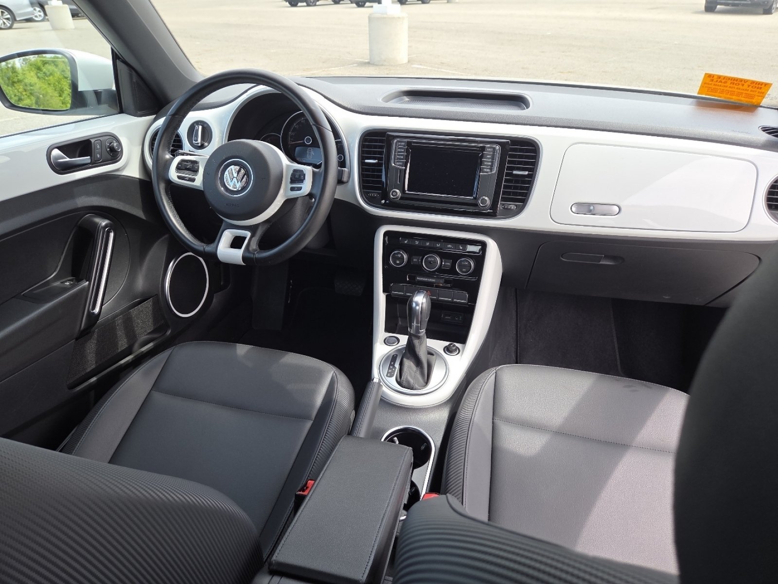 Used 2019 Volkswagen Beetle 2.0T SE FWD image 19