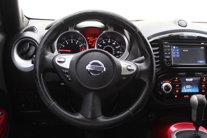 Used 2015 Nissan Juke SL image 24