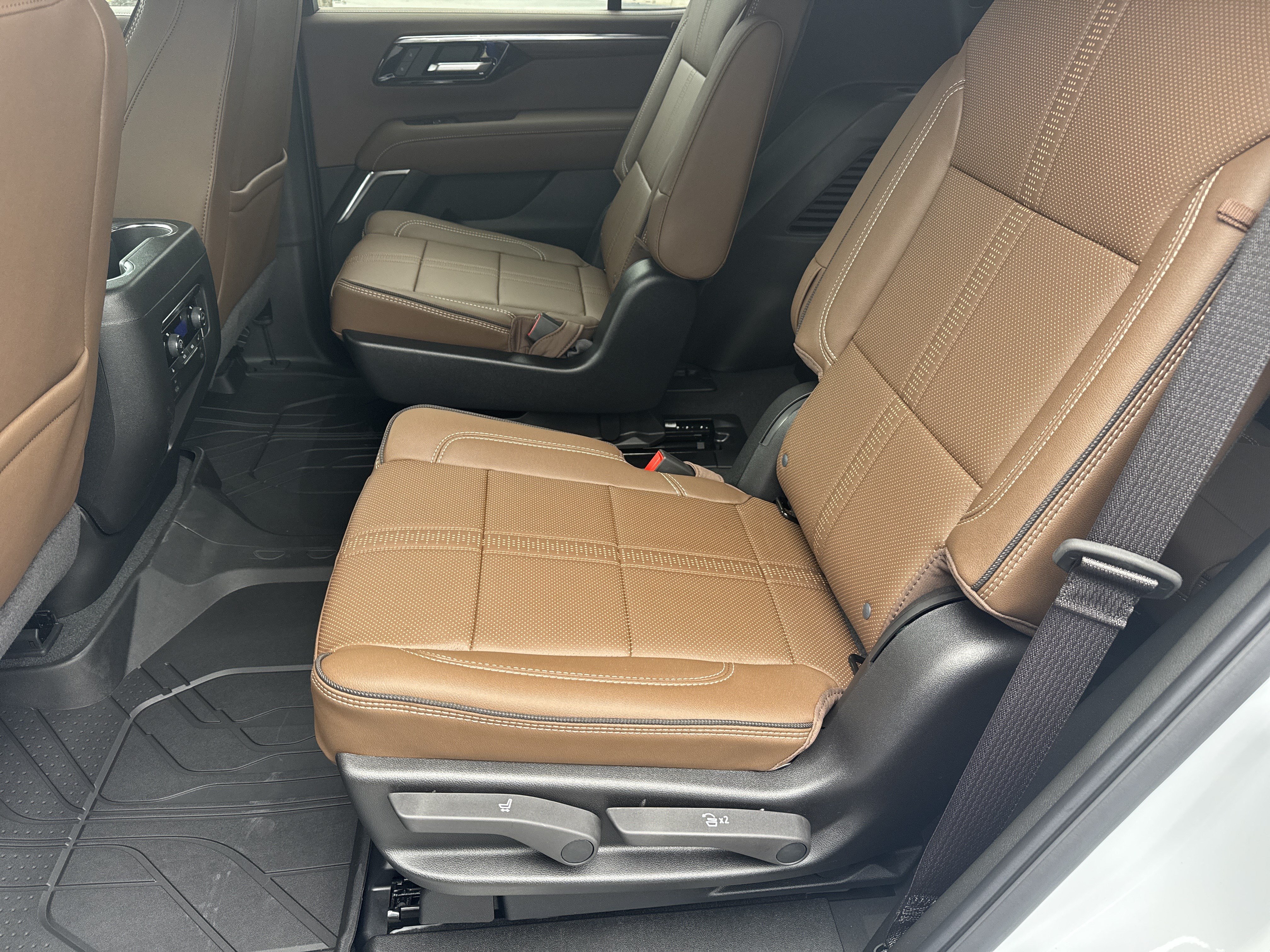 New 2026 Chevrolet Tahoe High Country w/ Sun And Tow Package AWD/4WD image 22
