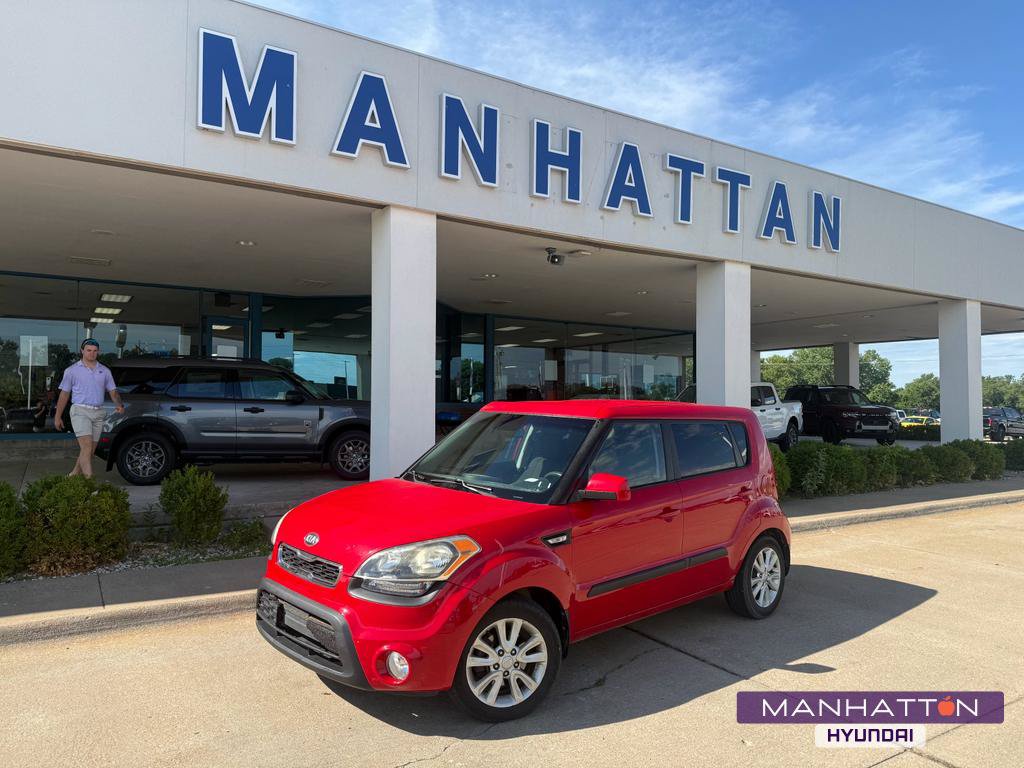 Used 2013 Kia Soul FWD image 1