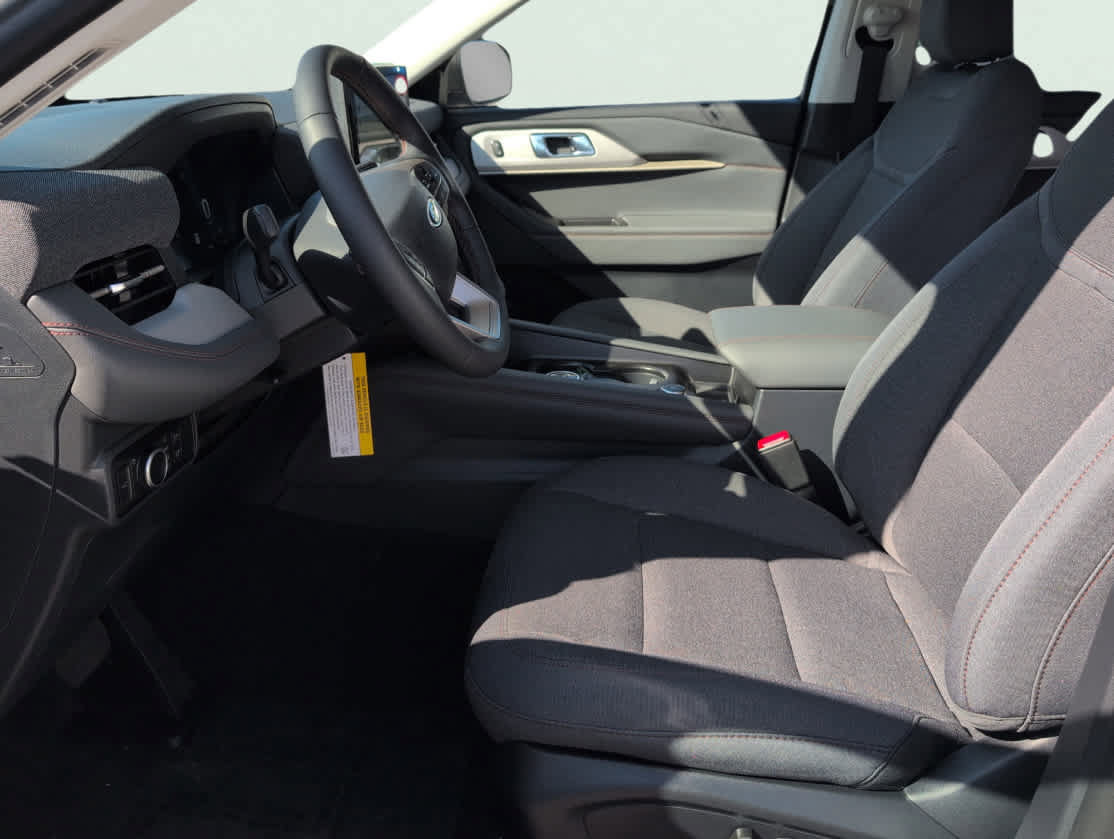 New 2026 Ford Explorer Active RWD image 9