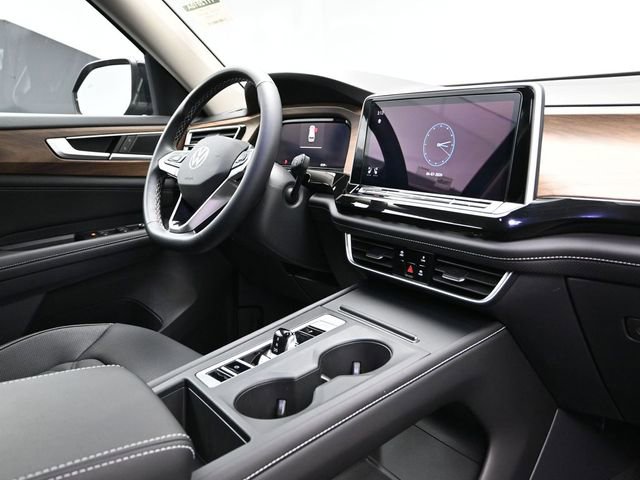 Used 2025 Volkswagen Atlas SE image 13