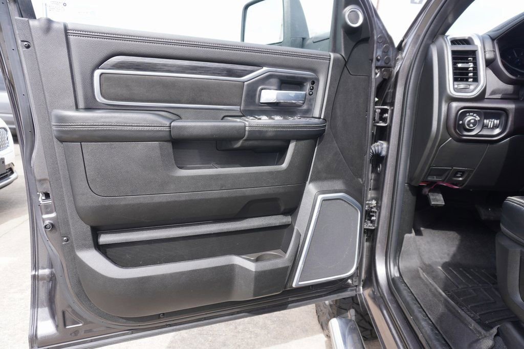 Used 2024 RAM 2500 Laramie w/ Sport Appearance Package AWD/4WD image 8
