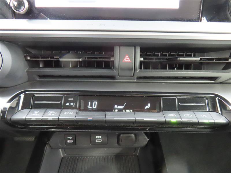 Used 2025 Toyota Prius LE FWD image 22
