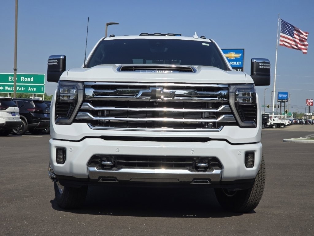 New 2026 Chevrolet Silverado 3500 High Country w/ High Country Premium Package AWD/4WD image 11