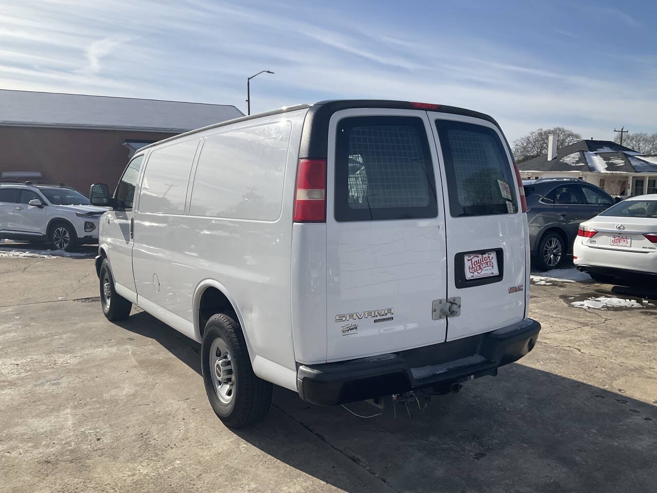 Used 2015 GMC Savana 2500 RWD image 5