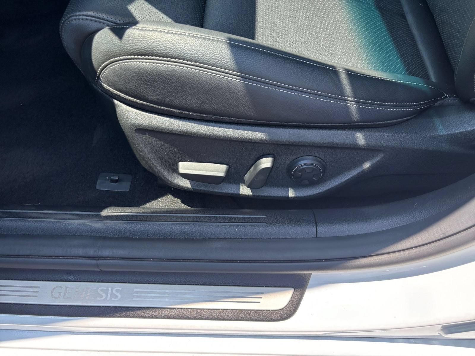 Used 2026 Genesis G70 2.5T RWD image 23