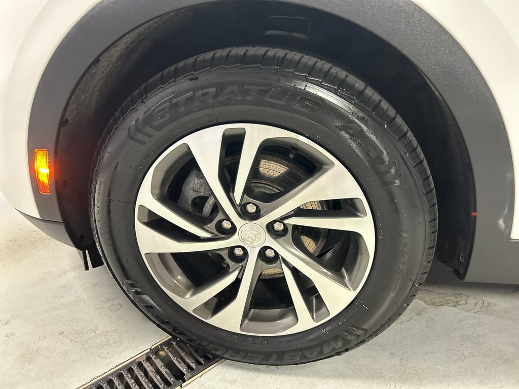 Used 2021 Buick Envision Essence AWD/4WD image 9