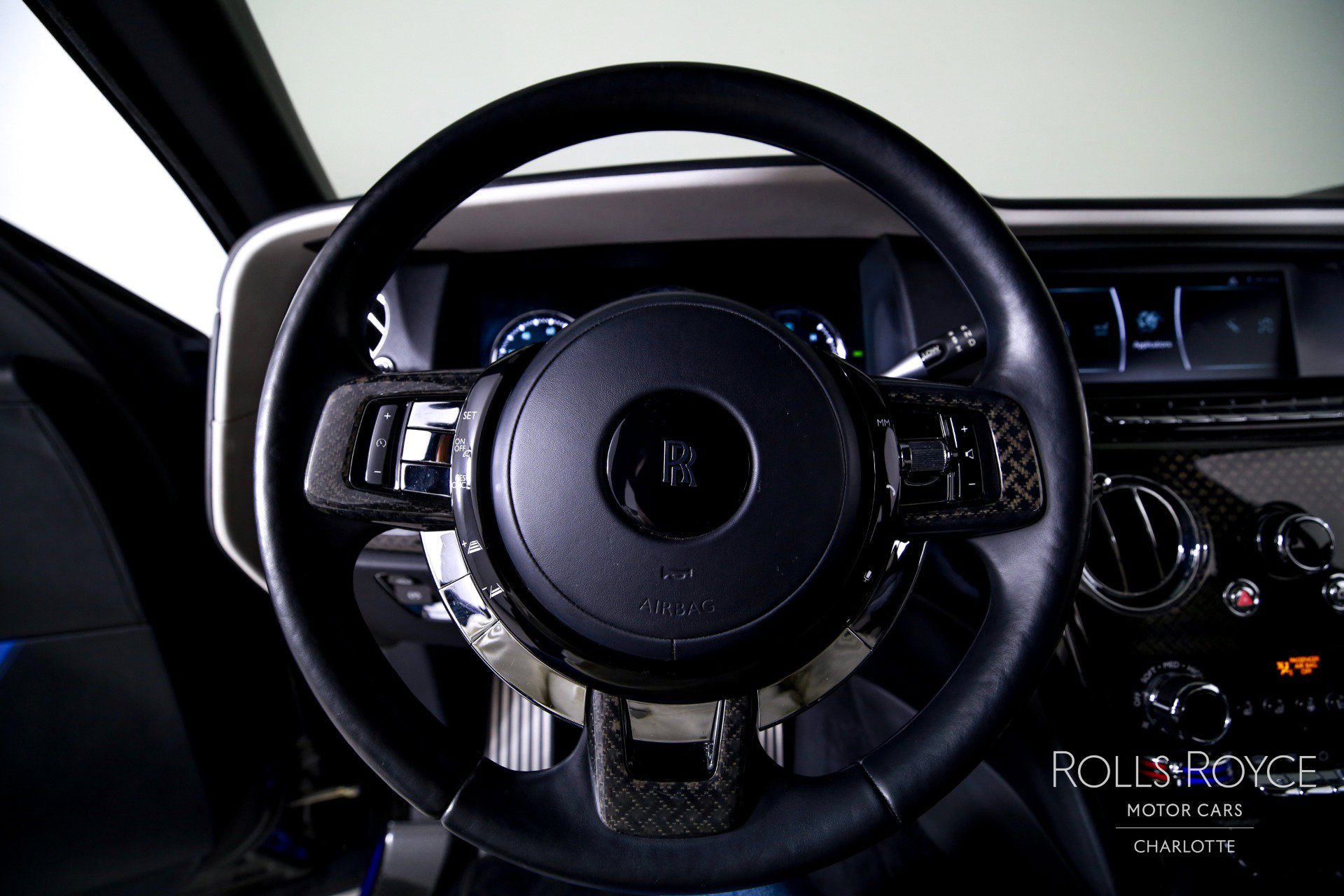 Used 2021 Rolls-Royce Cullinan Black Badge image 15