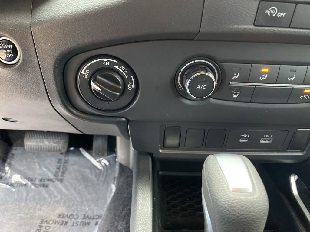 Used 2023 Nissan Frontier SV image 16