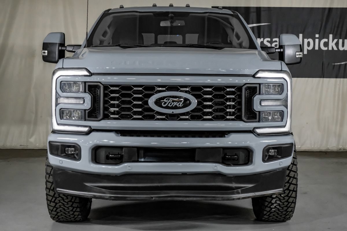 Used 2024 Ford F350 Lariat w/ Lariat Ultimate Package AWD/4WD image 3