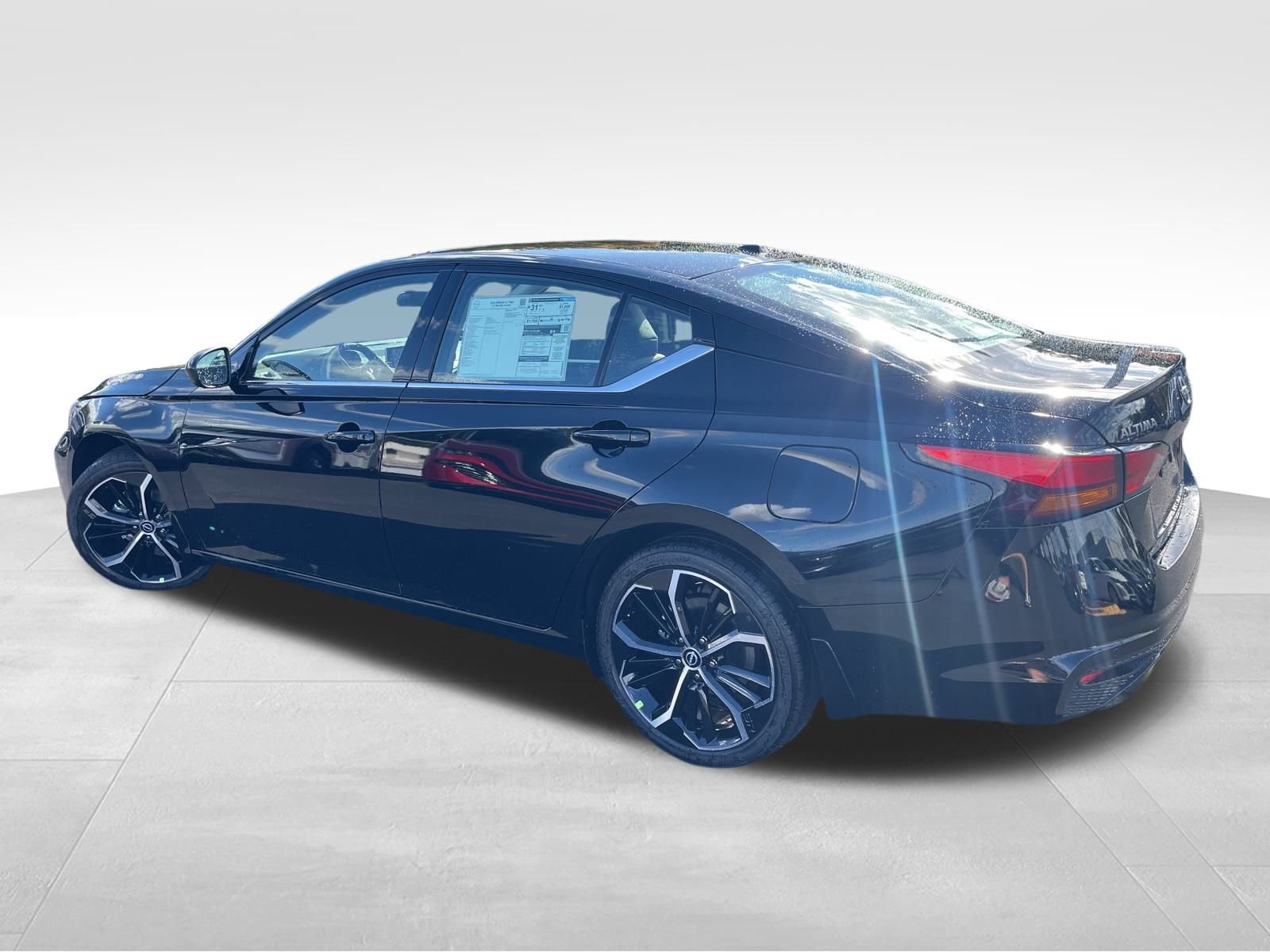 New 2025 Nissan Altima 2.5 SR image 6