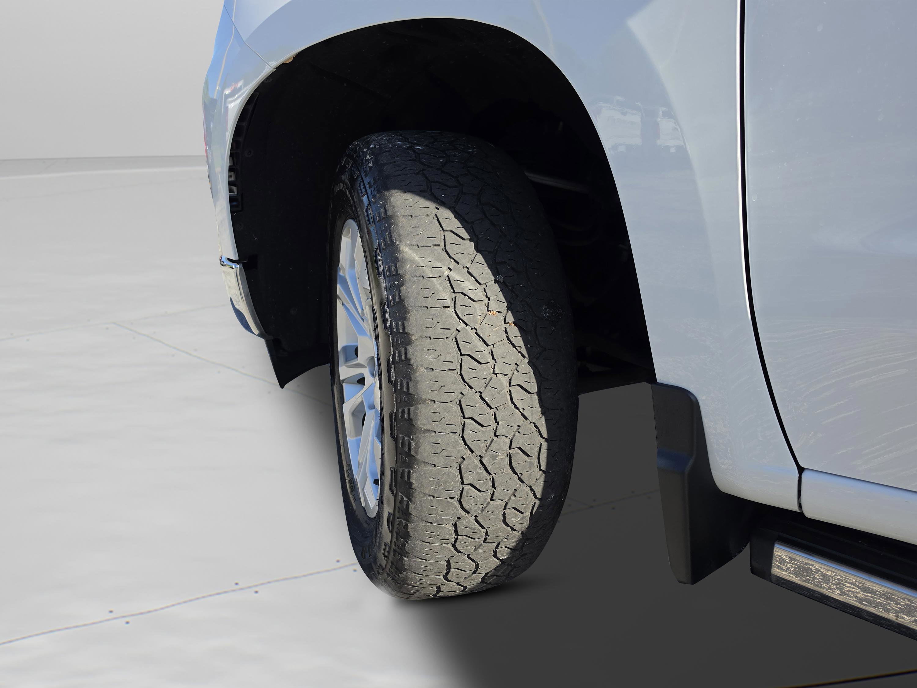 Used 2022 Chevrolet Silverado 1500 LTZ AWD/4WD image 43