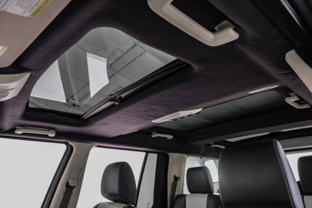 Used 2015 Land Rover LR4 HSE LUX image 23