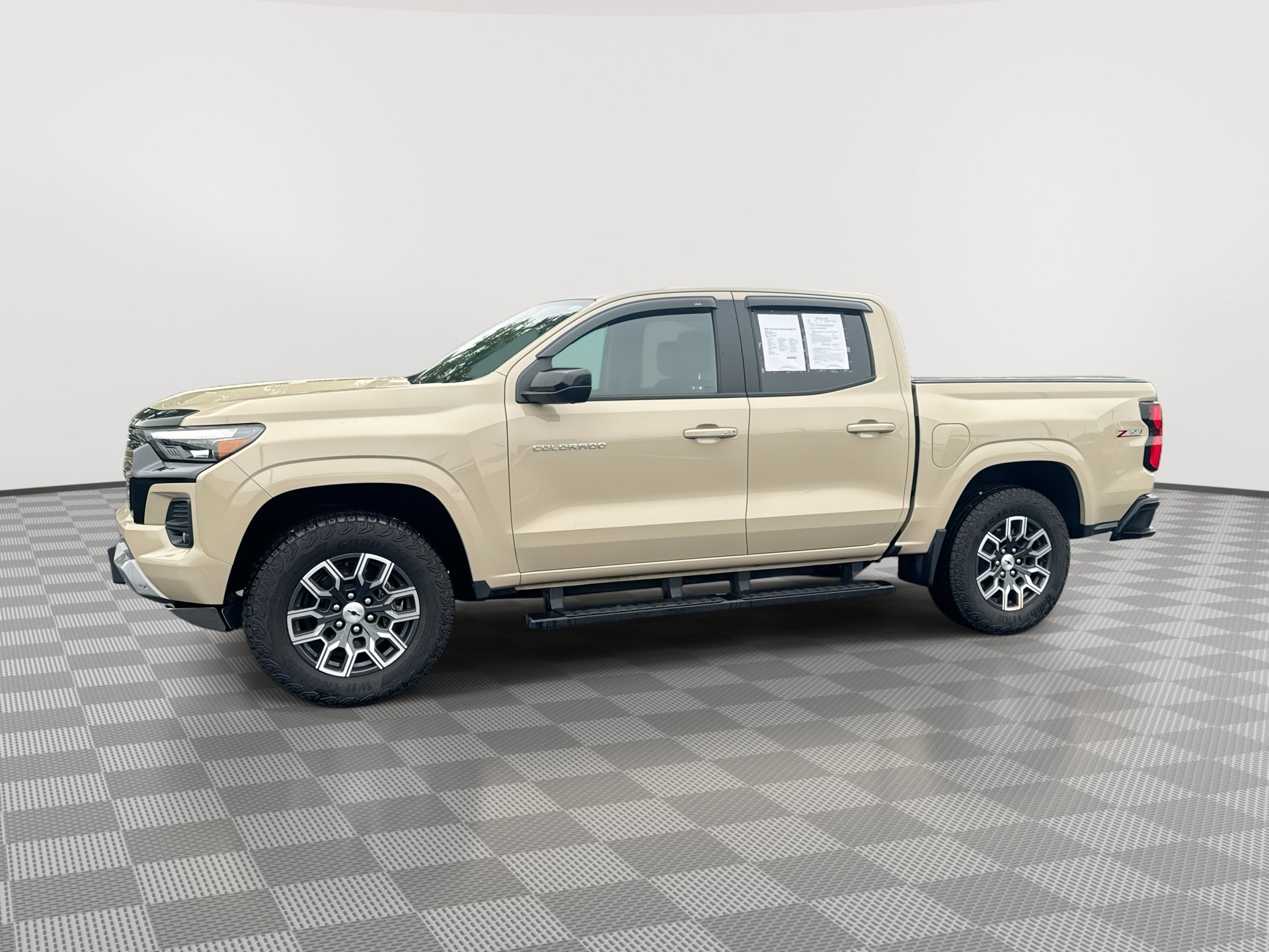 Certified 2024 Chevrolet Colorado Z71 w/ Z71 Convenience Package 2 AWD/4WD image 1