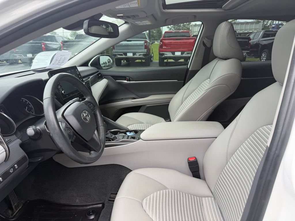 Used 2023 Toyota Camry SE w/ Audio Upgrade Package FWD image 5