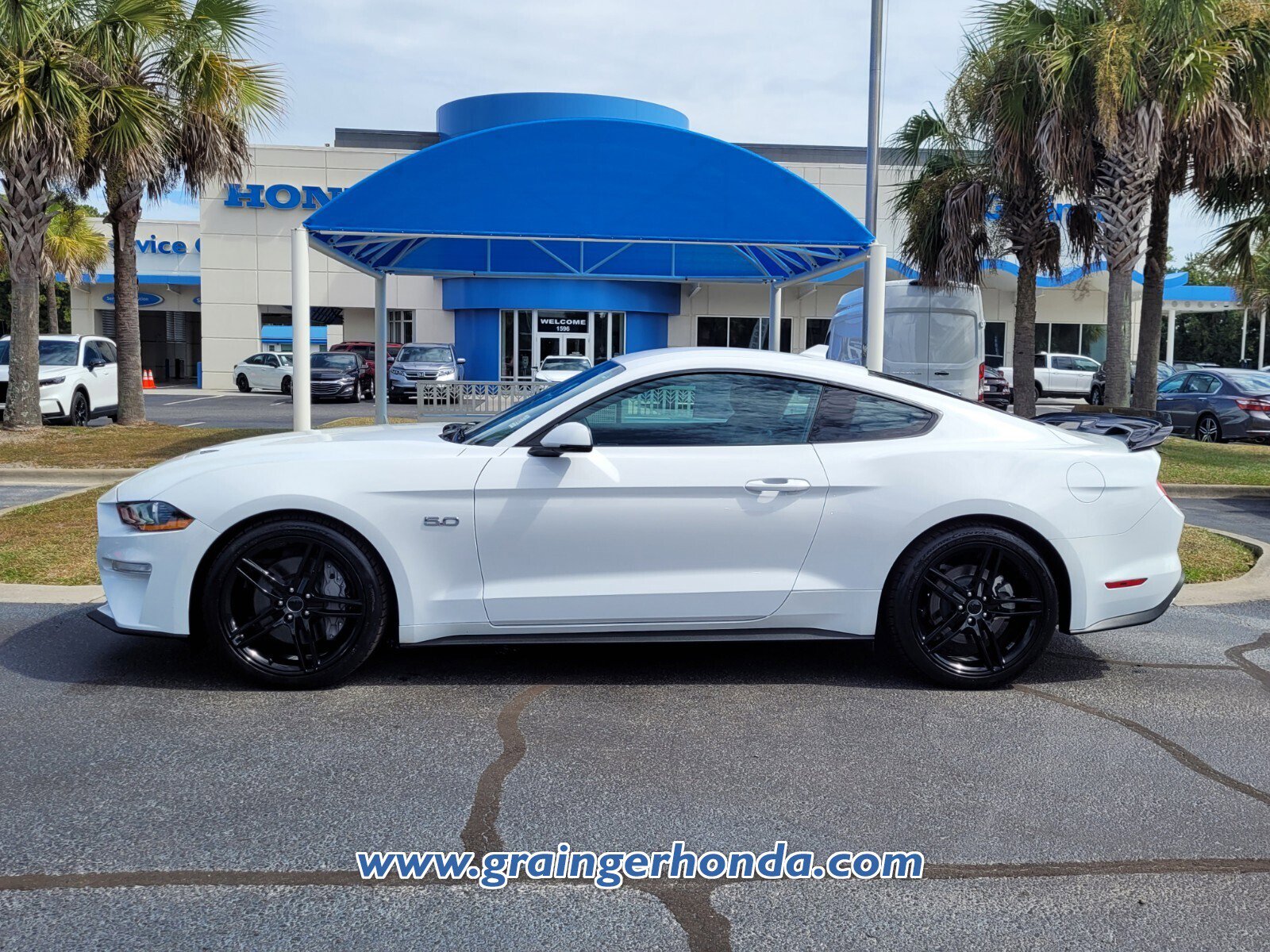 Used 2022 Ford Mustang GT Premium w/ Equipment Group 401A image 2