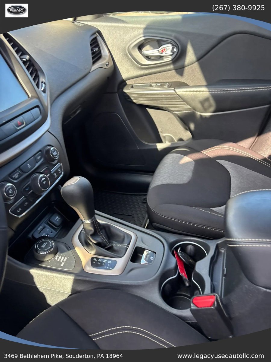 Used 2014 Jeep Cherokee Latitude w/ Cold Weather Group AWD/4WD image 28