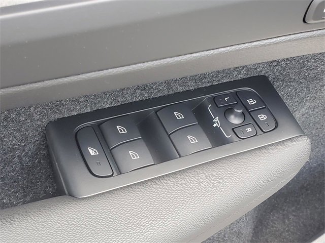 New 2026 Volvo XC40 B5 Core w/ Protection Package Premier image 12