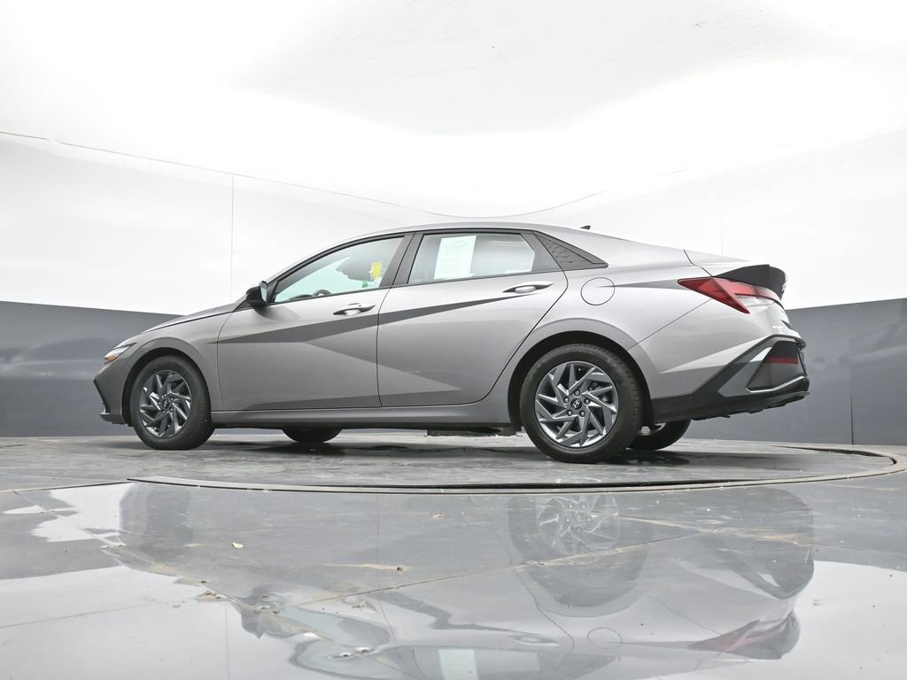 Used 2024 Hyundai Elantra SEL image 38