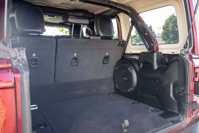 Used 2021 Jeep Wrangler Unlimited Sahara w/ Cold Weather Group AWD/4WD image 16