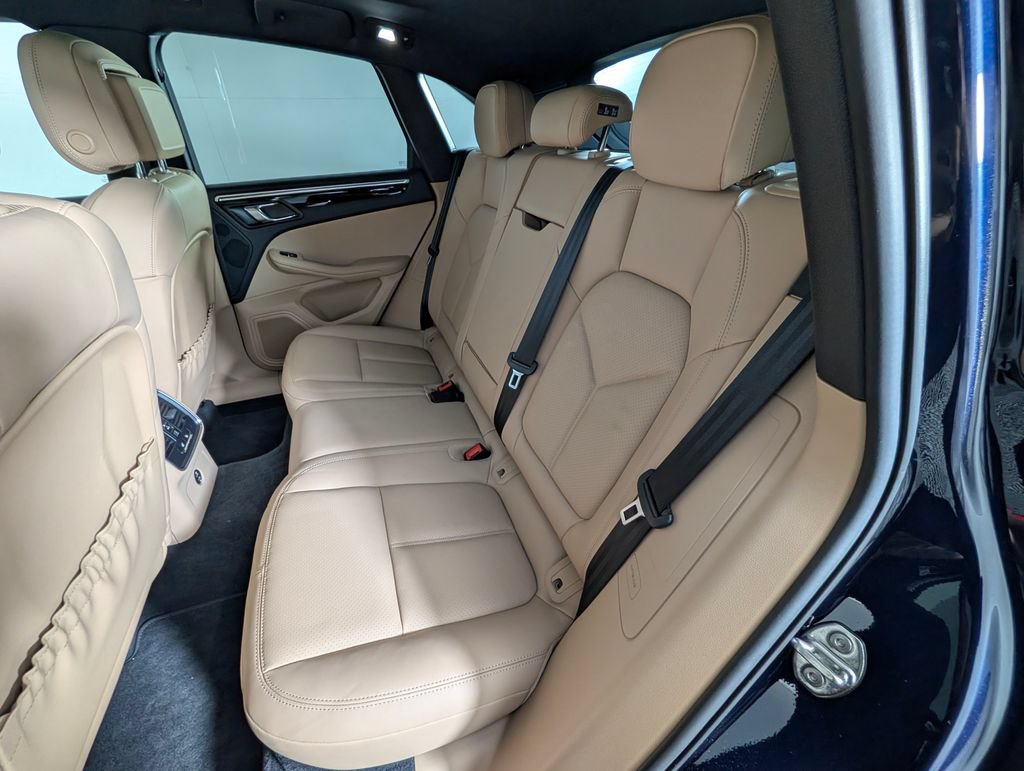 Certified 2023 Porsche Macan AWD/4WD image 24